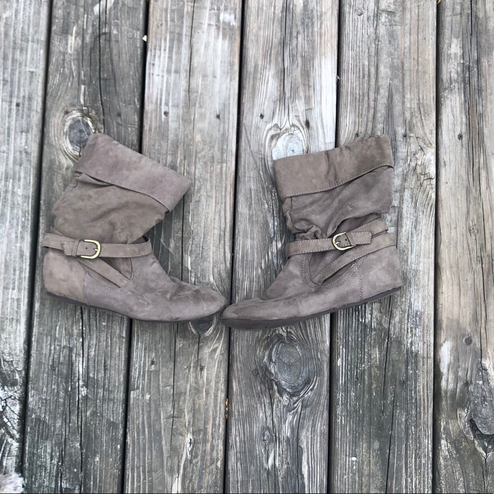 (2/$20) Hidden Wedge Bongo Boots